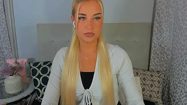 KristyHoney online show from June 6, 2:12 pm