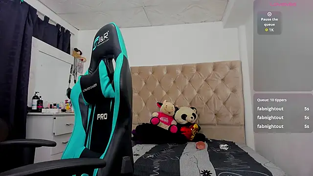 lulu ferrer online show from October 3, 3:28 pm