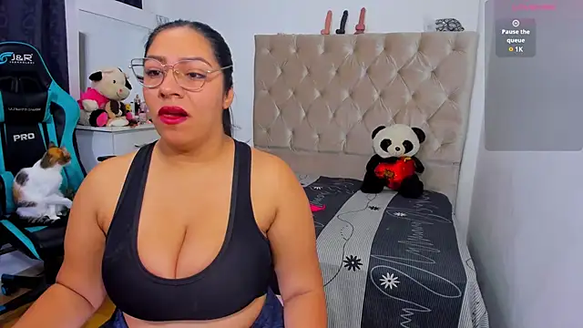 lulu ferrer online show from December 1, 2:31 pm