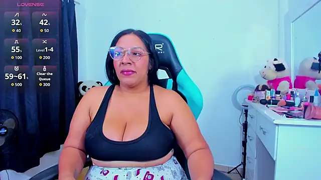 lulu ferrer online show from September 8, 7:02 pm