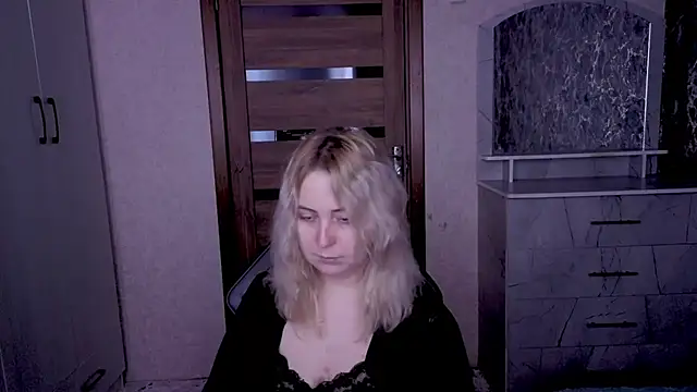 Kristy-Max online show from April 27, 9:56 pm