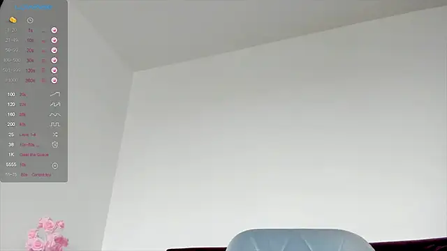 Snapshot of hornyemma__ chatting on October 6, 8:20 am hornyemma online show from October 6, 8:20 am