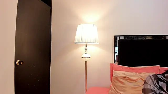 lilithTeen1  online show from February 18, 4:33 am