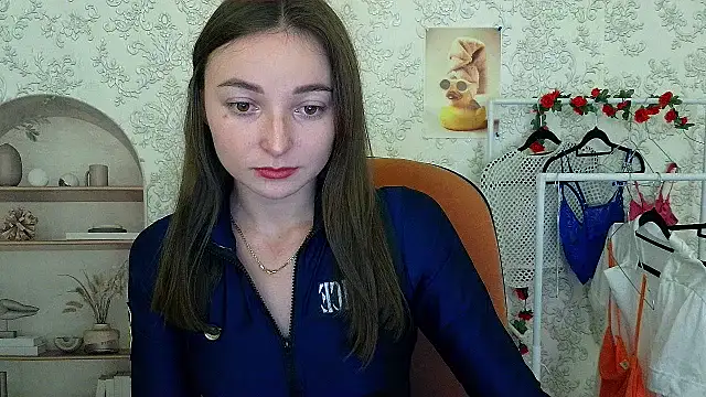  Barbie Kiss  online show from October 20, 2:42 pm