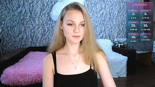 Snapshot of Elfanna chatting on October 4, 2:22 pm Elfanna online show from October 4, 2:22 pm