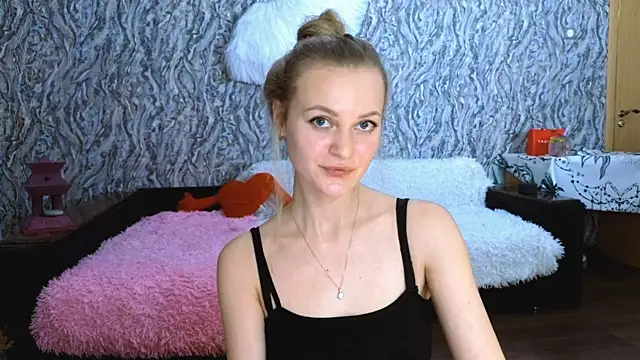 Snapshot of Elfanna chatting on October 12, 11:29 pm Elfanna online show from October 12, 11:29 pm