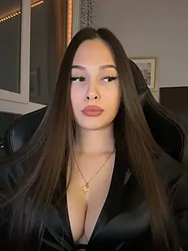 EricaWalls online show from March 29, 6:18 pm