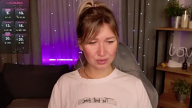 MilaBott online show from October 7, 8:46 pm