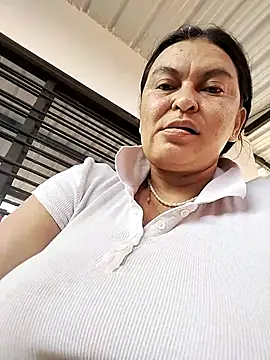 Horny-Mommy-Dirty online show from April 12, 2:31 pm