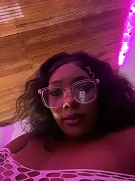 TIFFANYYSTAR online show from June 3, 2:33 pm