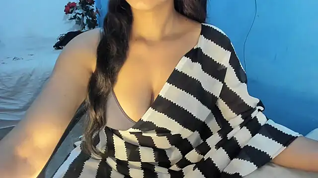 aarjulove online show from March 4, 3:29 pm