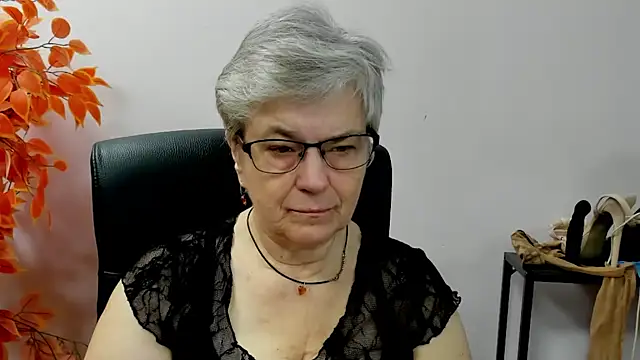 Snapshot of IrisDream chatting on September 29, 6:18 am IrisDream online show from September 29, 6:18 am
