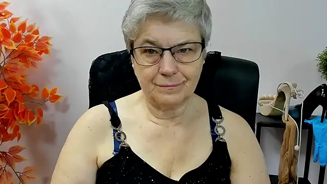 Snapshot of IrisDream chatting on September 15, 6:21 am IrisDream online show from September 15, 6:21 am