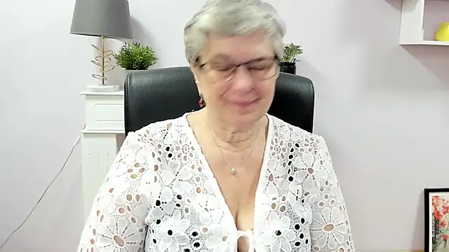 IrisDream online show from July 9, 6:16 am