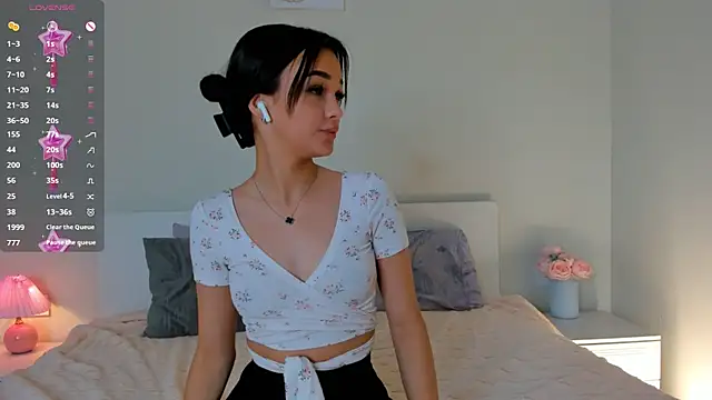 Snapshot of Jessie_meow chatting on October 14, 1:46 pm Jessie meow online show from October 14, 1:46 pm