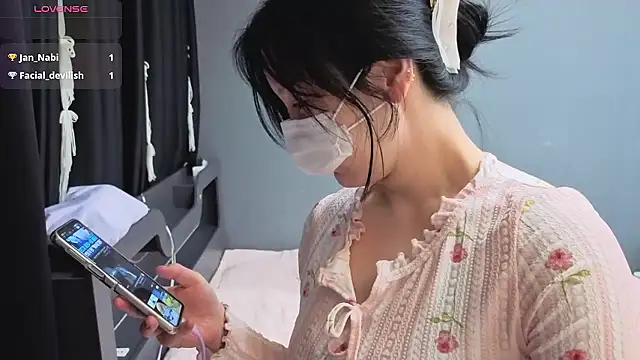 2hyun online show from March 3, 3:18 pm