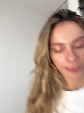 cuteluci  online show from February 24, 11:31 am