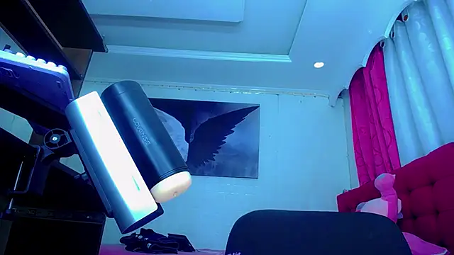 NahomiCamper online show from December 1, 1:36 pm