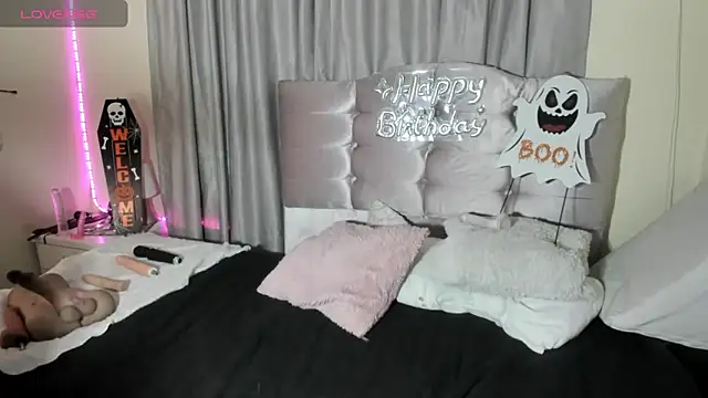 arianithaxox online show from October 19, 5:53 am