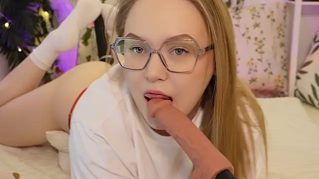 MonicaAsis online show from February 19, 6:40 pm