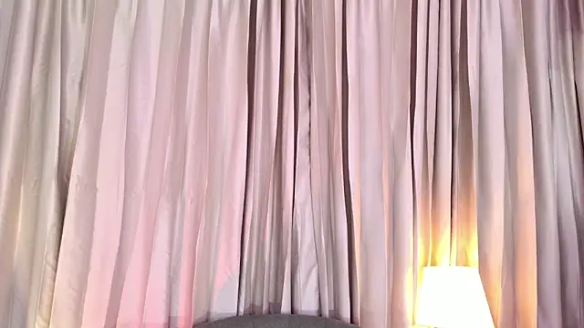 candyy bella online show from March 19, 1:15 pm