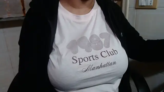 Foxlady2271 online show from November 13, 12:48 pm