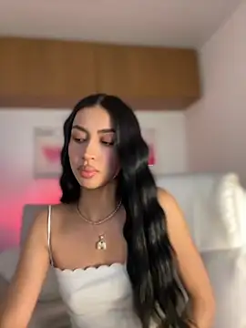 Snapshot of maddy_bronw_ chatting on October 20, 10:24 pm maddy bronw online show from October 20, 10:24 pm