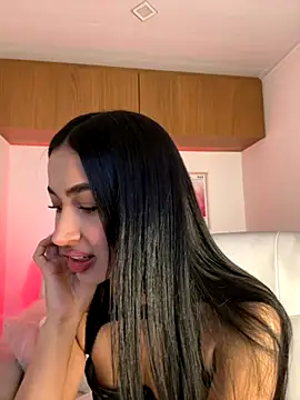 Snapshot of maddy_bronw_ chatting on September 18, 1:04 am maddy bronw online show from September 18, 1:04 am