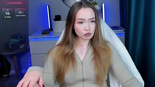 Evia r0se online show from October 24, 1:40 pm