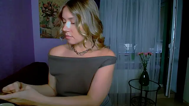 TaylorBre online show from September 16, 5:37 am