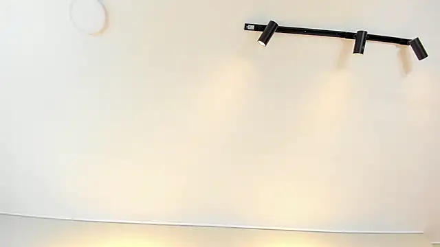 Isis Osman online show from December 20, 7:51 pm