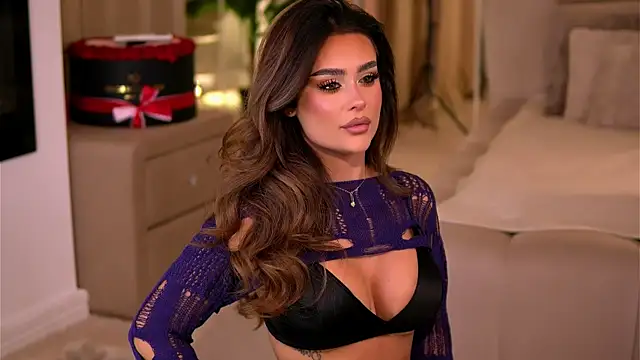 YasmineShaw online show from January 8, 12:25 am