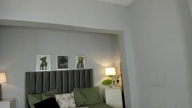 Madie  collins online show from February 2, 11:53 am