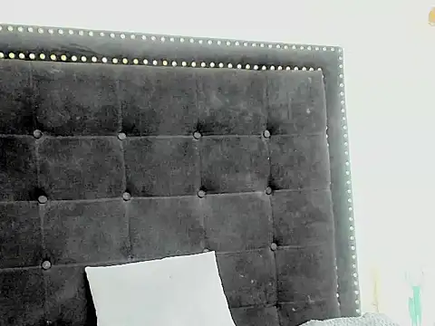 ShanayaKops online show from November 11, 3:53 pm