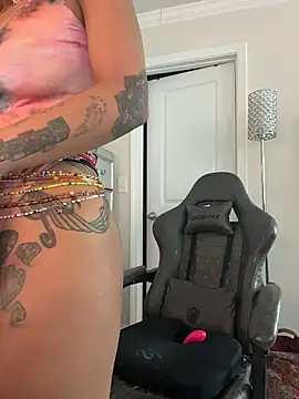 butterflybootyy online show from December 20, 3:38 pm