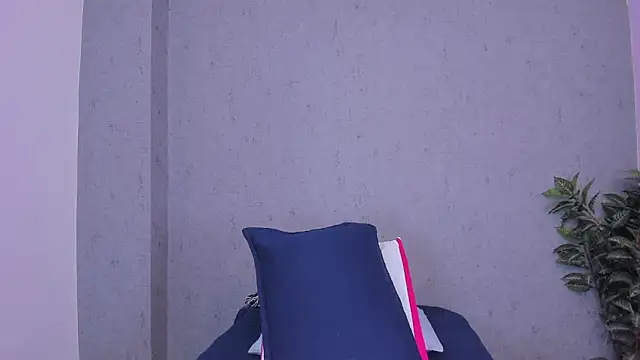 Tiffany mendez online show from April 21, 12:12 pm