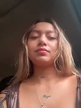 amanda-medrano1 online show from October 10, 2:00 pm