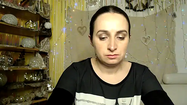 AskMeStandUp online show from February 8, 11:29 pm