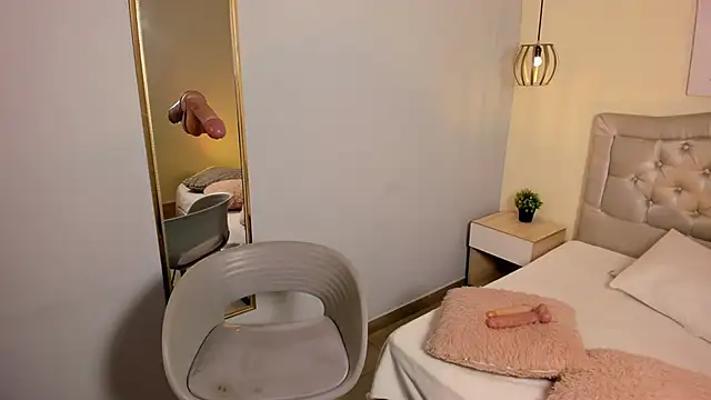 escarleth   online show from November 4, 1:05 pm