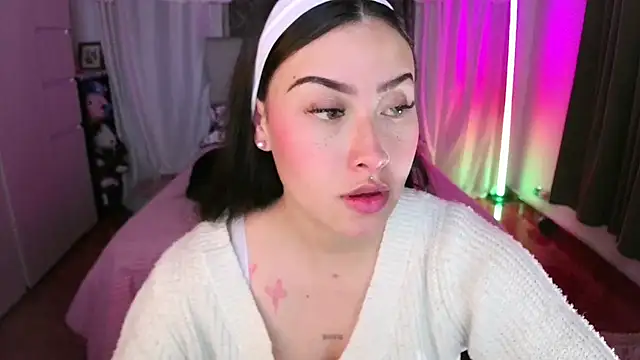 Emilyswan04 online show from January 10, 1:54 am