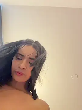 Laura fernandezII online show from February 12, 9:27 pm