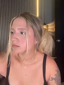 Snapshot of MiaPetit_ chatting on September 13, 12:51 am MiaPetit  online show from September 13, 12:51 am