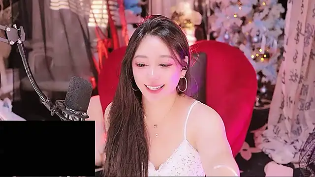 Snapshot of Missy_Nana21 chatting on October 12, 4:31 pm Missy Nana21 online show from October 12, 4:31 pm