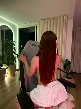 carolynnetrujillo online show from December 16, 1:55 am