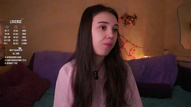 GillianDowdey online show from April 4, 3:27 am