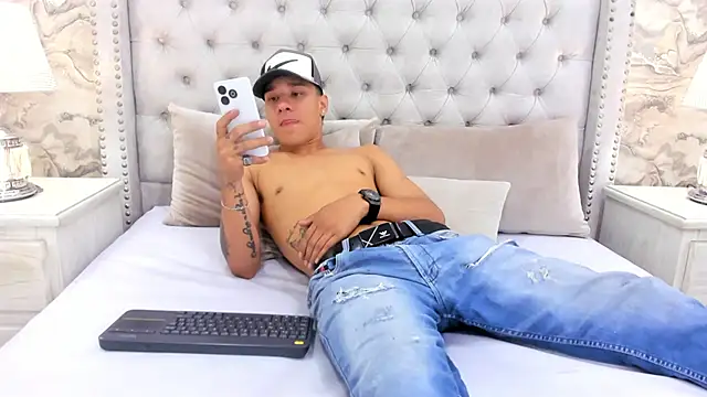 Snapshot of Buda_and_Cataleya_ chatting on October 10, 2:33 pm Buda and Cataleya  online show from October 10, 2:33 pm