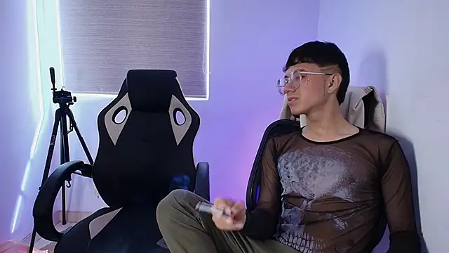 Justyn Ross online show from October 2, 1:49 pm