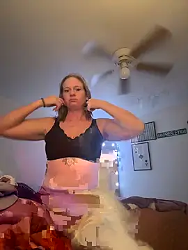 sexcredd88 online show from June 2, 6:25 am