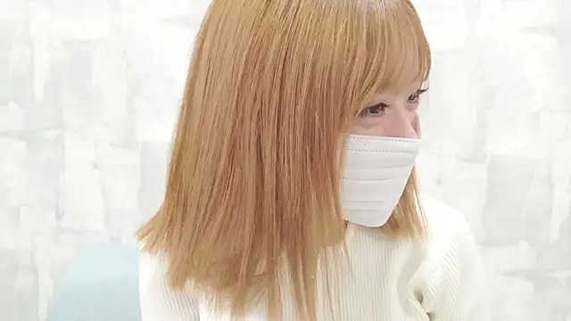 LOVE MOMO LOVE online show from February 1, 11:31 am