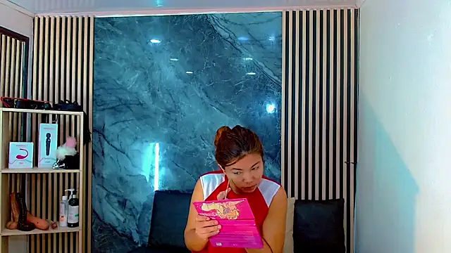 Isalombardi online show from October 23, 3:56 am